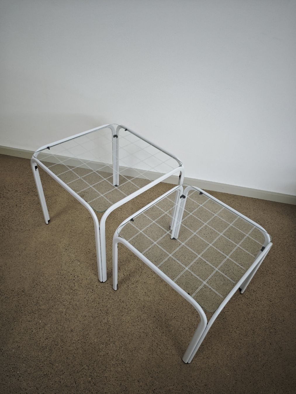 Tische: Vintage Nesting Coffee tables, white – Gebraucht aus Gattikon von ninuska13 2