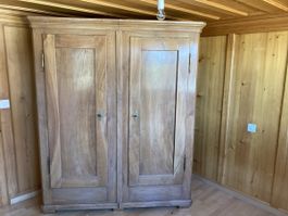 Kleiderschrank Kirschholz massiv