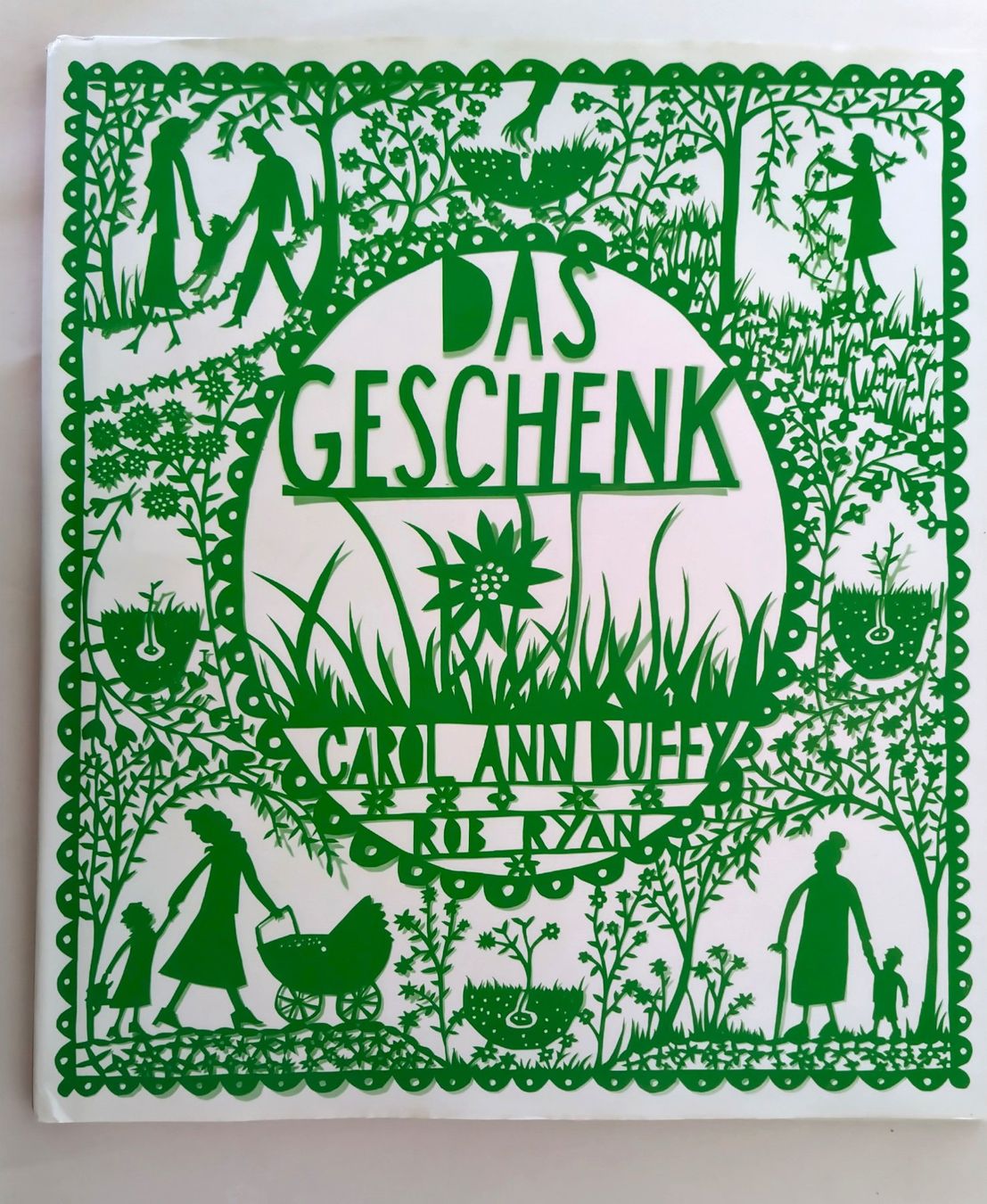 Libri: Das Geschenk / Scherenschnitt Bilderbuch 2010 ab Fr. 8.- – Usato da Bellach venduto da JingleJerry