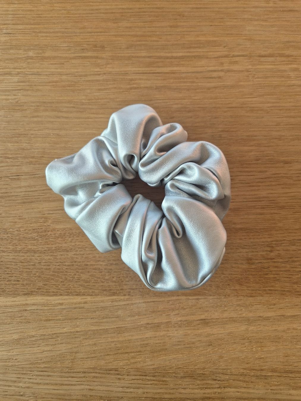Accessori per capelli: Silberner Scrunchie, Haargummi – Usato da Bern venduto da miruslav