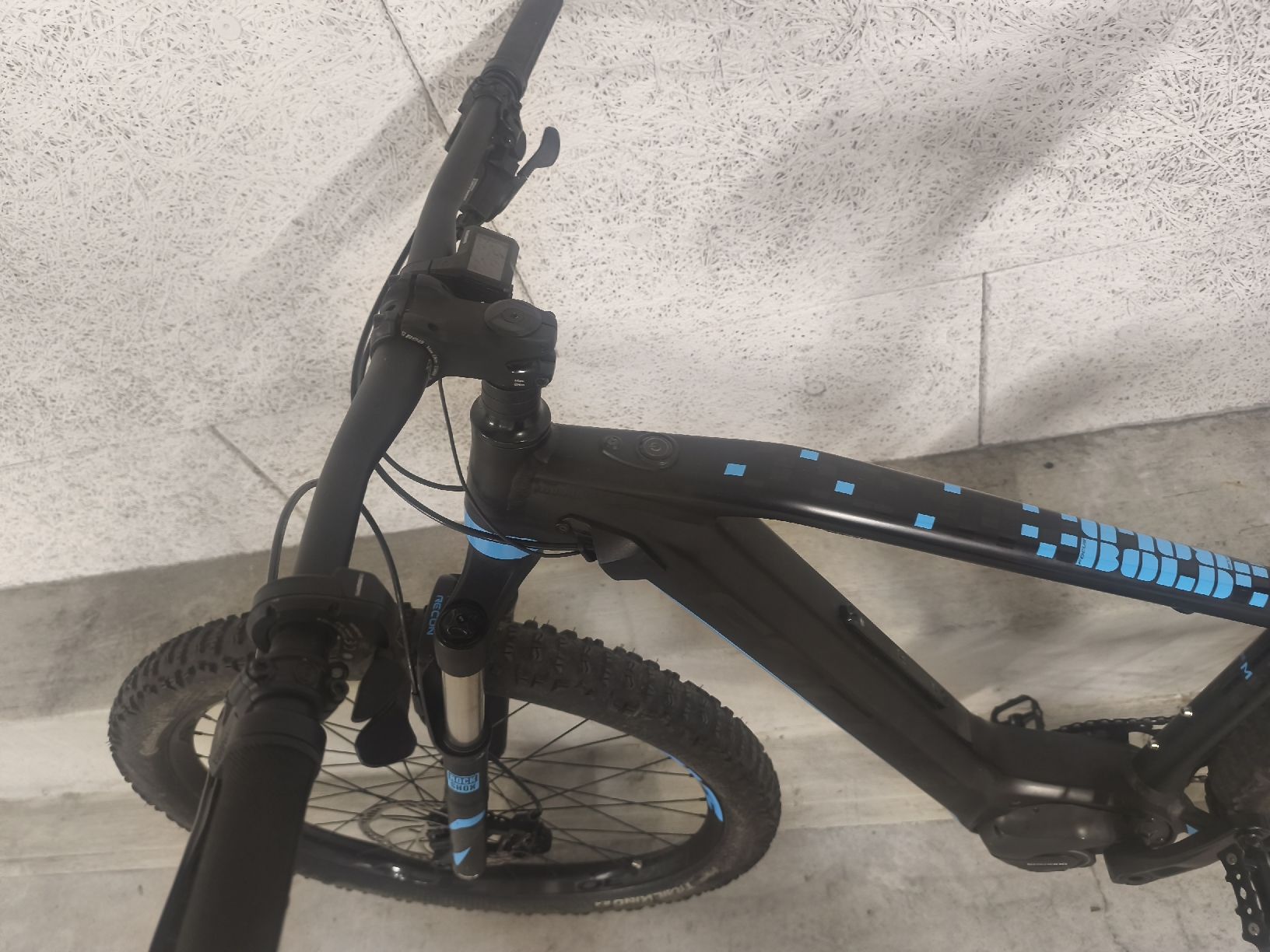Focus Biciclette: Focus Bolt E-Bike Black Blue Grösse M  – Difettoso da Oberurnen venduto da Schneidi79 1