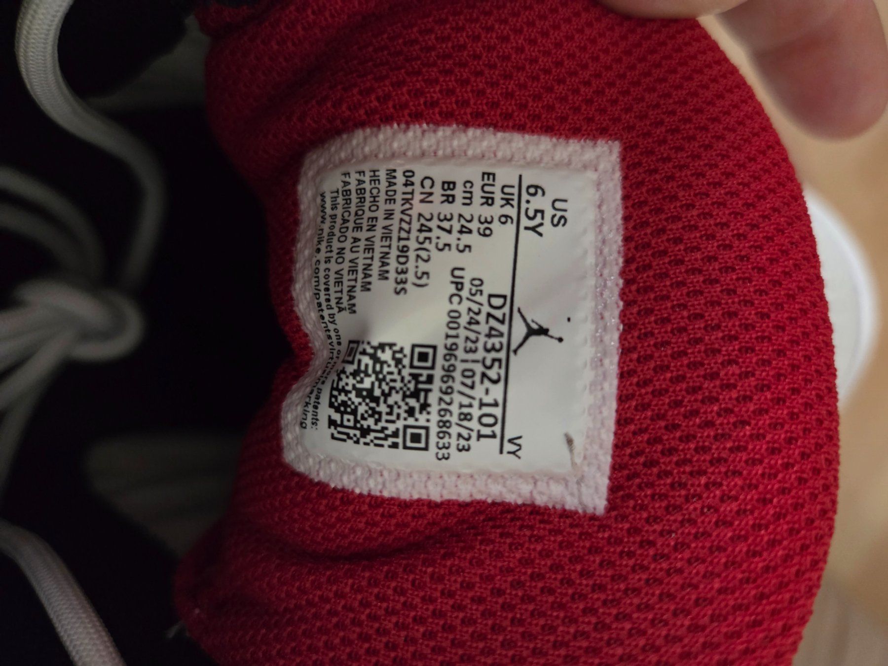 Jordan Scarpe da uomo: NEUE Jordan – Usato da Dottikon venduto da Ginia87 1