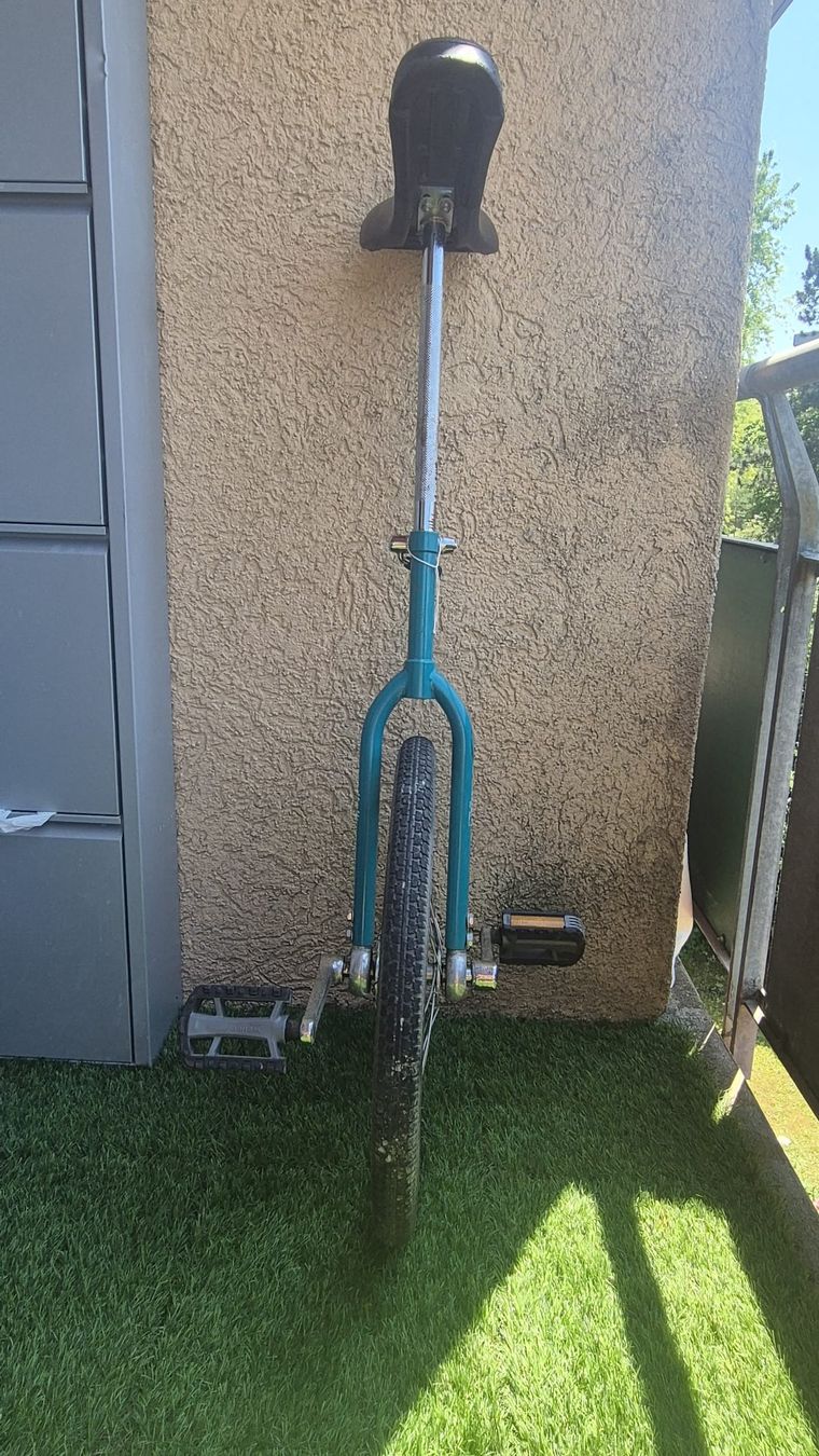 Biciclette: Unicycle Vitelli Teal with adjustable seat height – Usato da Zürich venduto da sha_rxc8 1