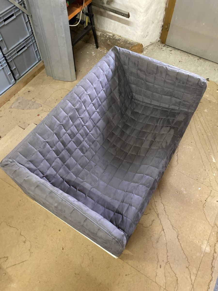 Divani: Gemütliches graues 2er Sofa – Usato da Baden venduto da jafer_25 3