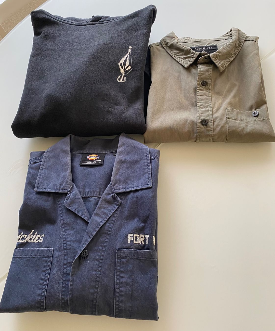 Lotti di vestiti: Herren Set mit 2 Hemden und einem Kapuzenpulli – Usato da Hochdorf venduto da Katja014 5