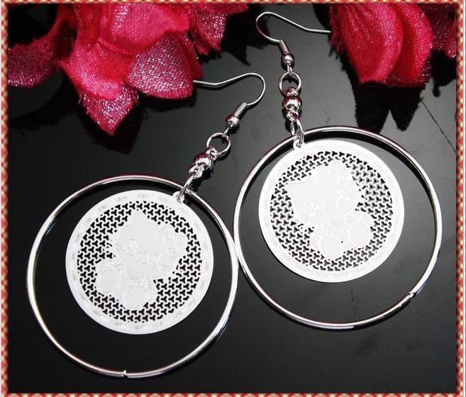Orecchini pendenti & Orecchini a lobo: Hello Kitty: 1 paire boucles d'oreille – Nuovo e nell'imballaggio originale da Lutry venduto da kylab7