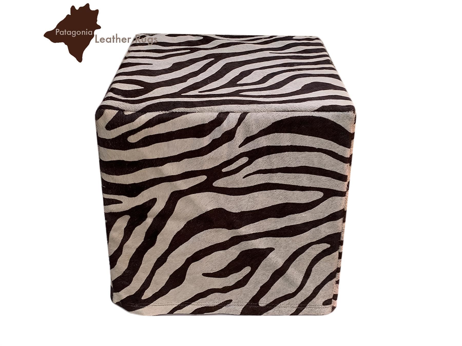 Sgabelli: Kuhfell Hocker Zebra – Nuovo e nell'imballaggio originale da Arbedo venduto da patagonialeatherrugs 1