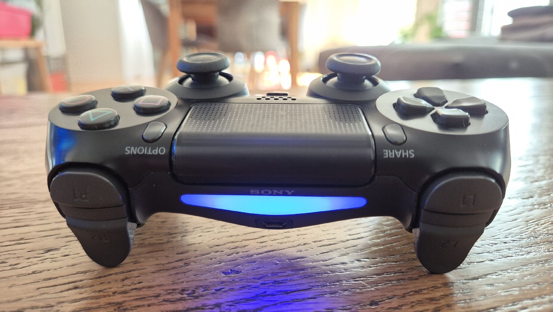 Sony Controller: Sony PS4 DualShock 4 V2 Controller Schwarz – Gebraucht aus Au SG von KonsoleWerk 1
