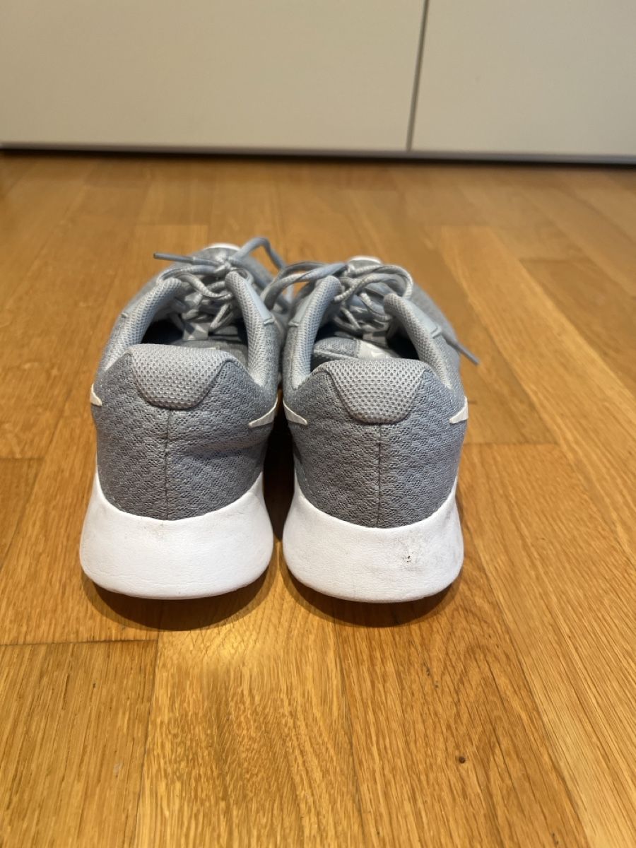 Nike Herrenschuhe: Nike Grey Running Shoes - Summer Ready, Size 39 – Gebraucht aus Zürich von JuneBaby12 2