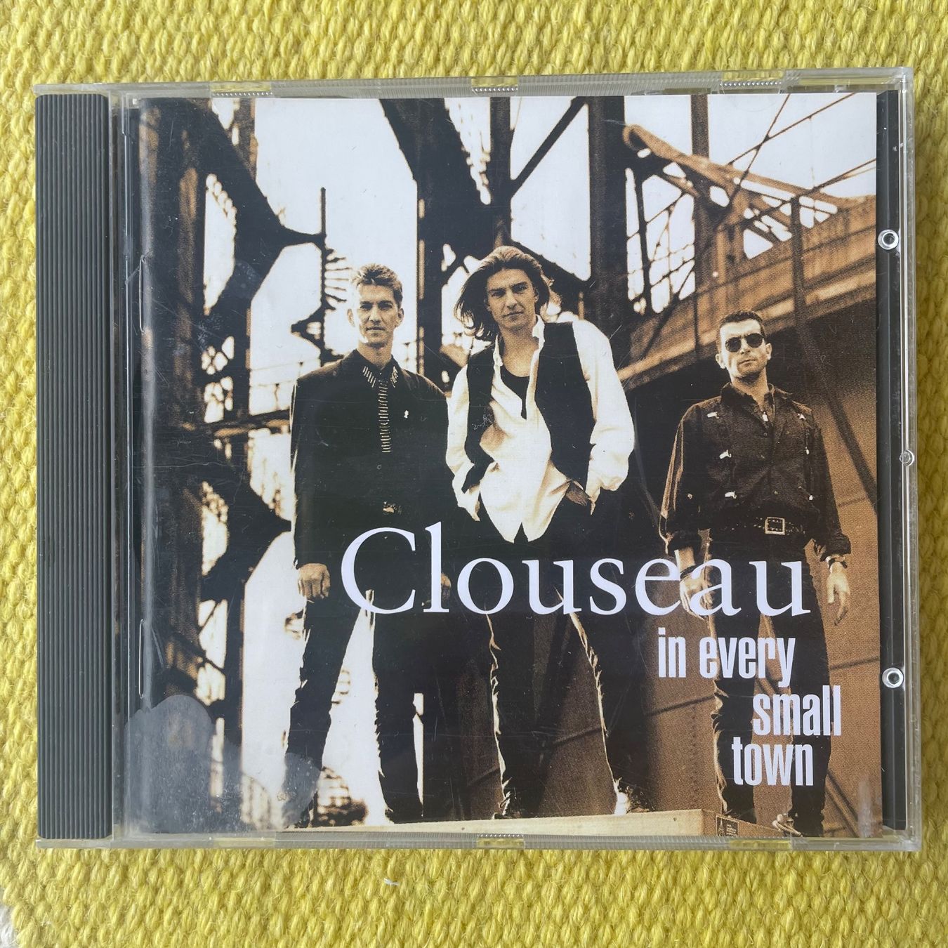 CDs: CLOUSEAU-IN EVERY SMALL TOWN – D'occasion à Rorschacherberg par CD-Roli