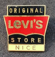 CC536 - Pin ORIGINAL LEVI'S STORE NICE / Levis