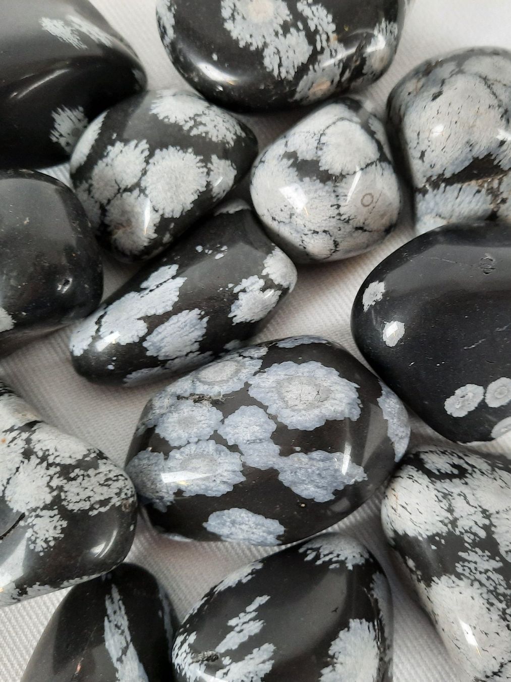 Minerali & Pietre curative: Schneeflocken-Obsidian – Usato da Beinwil am See venduto da Restwert_Beinwil 2