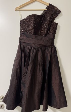 Schickes, glänzendes, braunes Partykleid Grösse 40