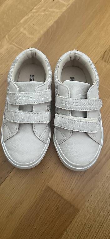 Scarpe per ragazzi: Michael Kors kinder sneakers – Usato da Dietikon venduto da Loryambra 1