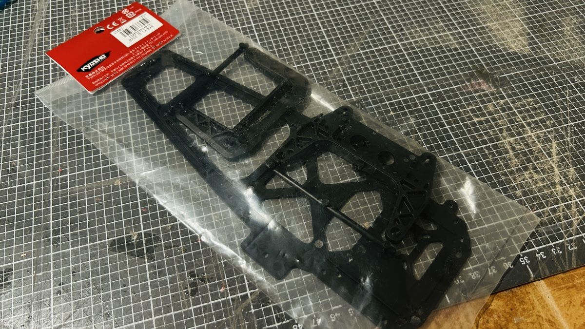 Kyosho Modellismo RC: Original Kyosho Ultima Radio Plate – Nuovo e nell'imballaggio originale da St.Gallen venduto da holyhobby