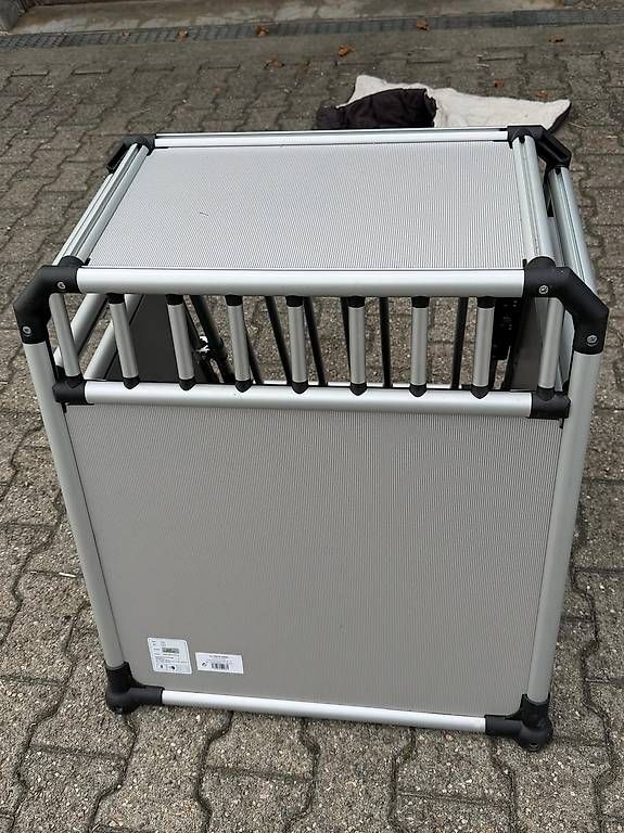 Gabbie, trasporto & Sicurezza: Auto-Hundebox – Usato da Innertkirchen venduto da Top_100 1