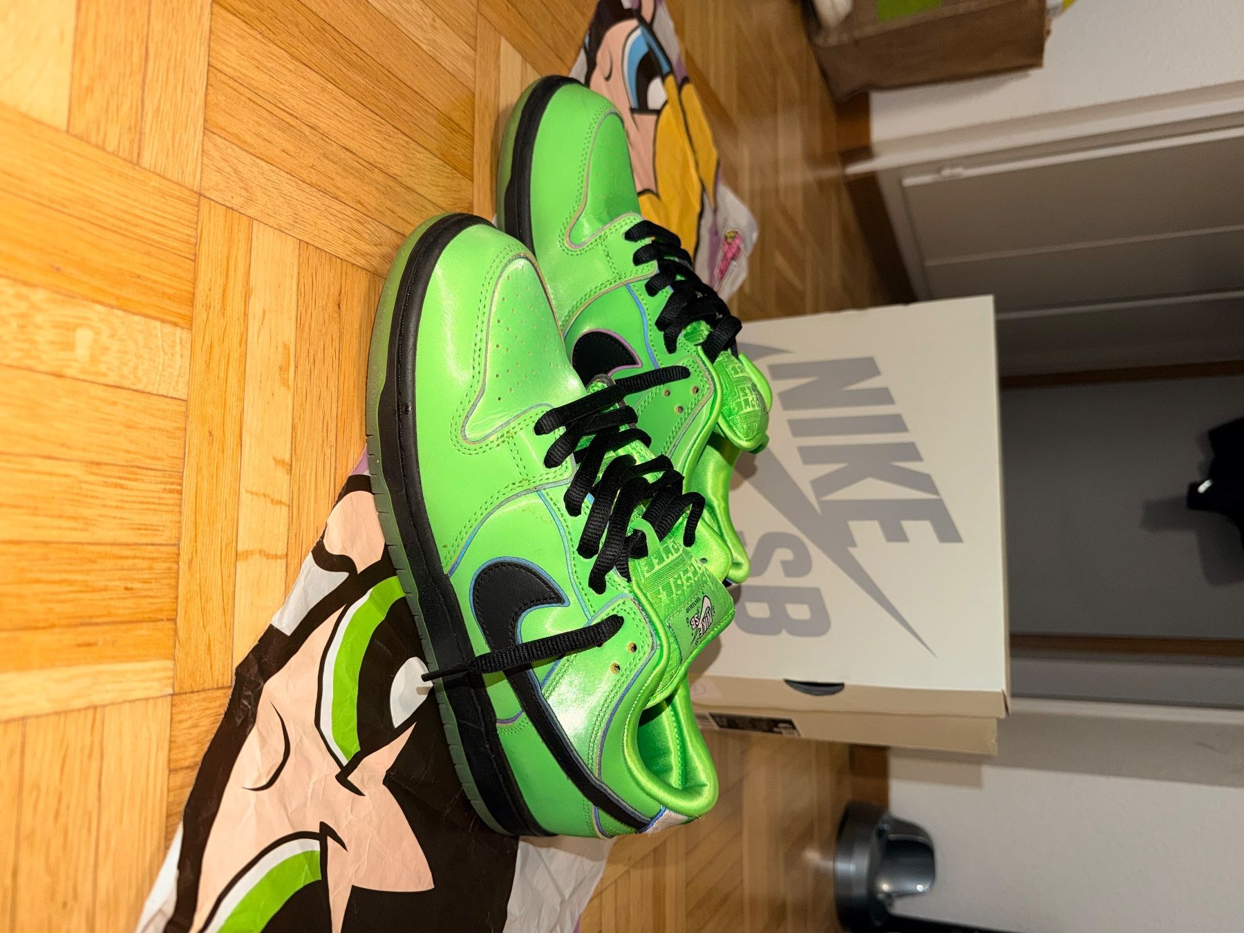 Nike Scarpe da uomo: Nike SB Dunk Low Les Super Nanas Rebelle – Usato da Romont FR venduto da man_n79v