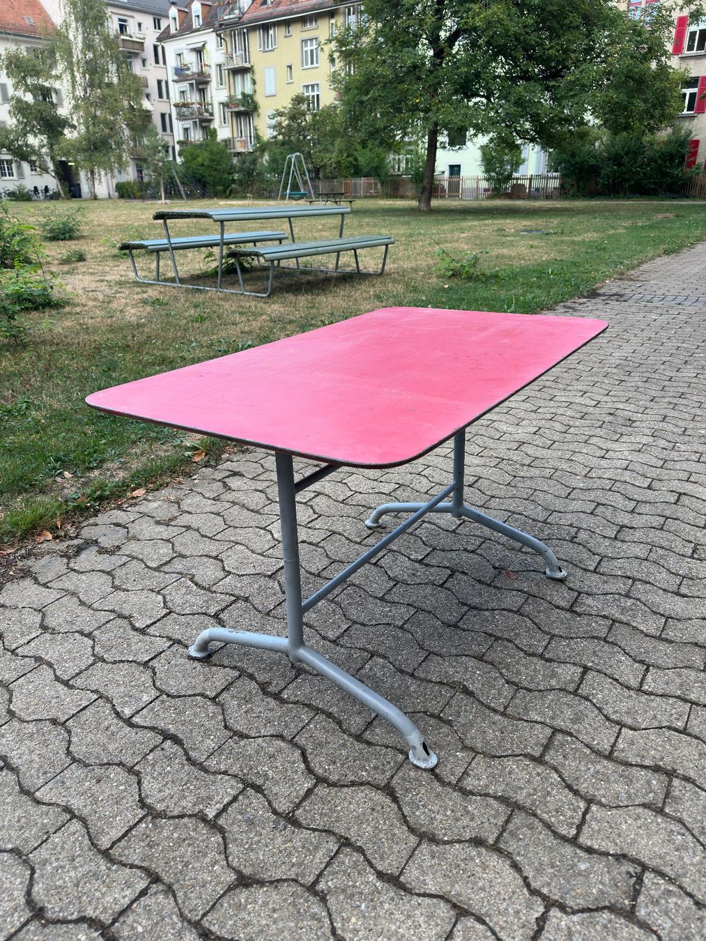 Tavoli: Roter Gartentisch – Usato da Zürich venduto da mmzim 1