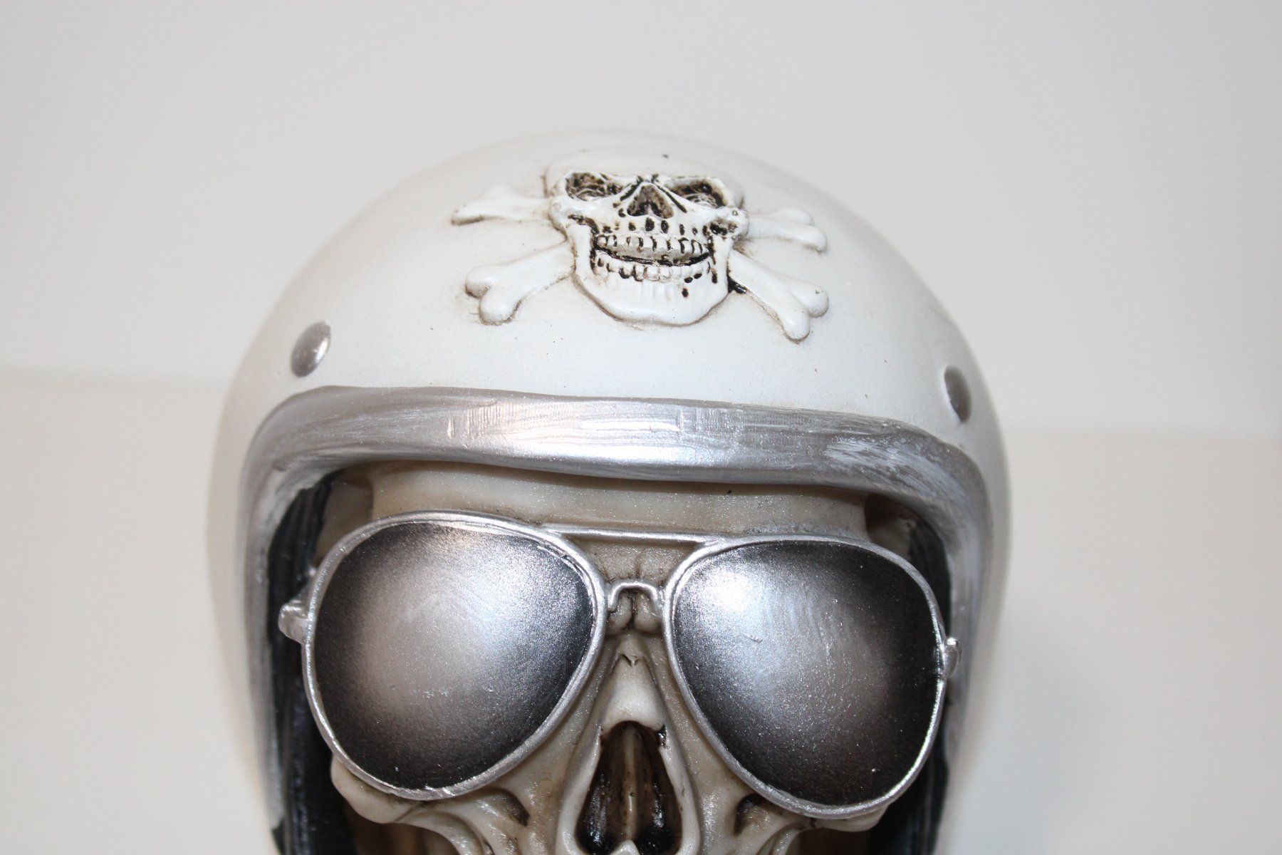 Spardosen: Cooler Totenkopf mit Helm Spardose 👍 – Neu (gemäss Beschreibung) aus Dietikon von Beni2025 2