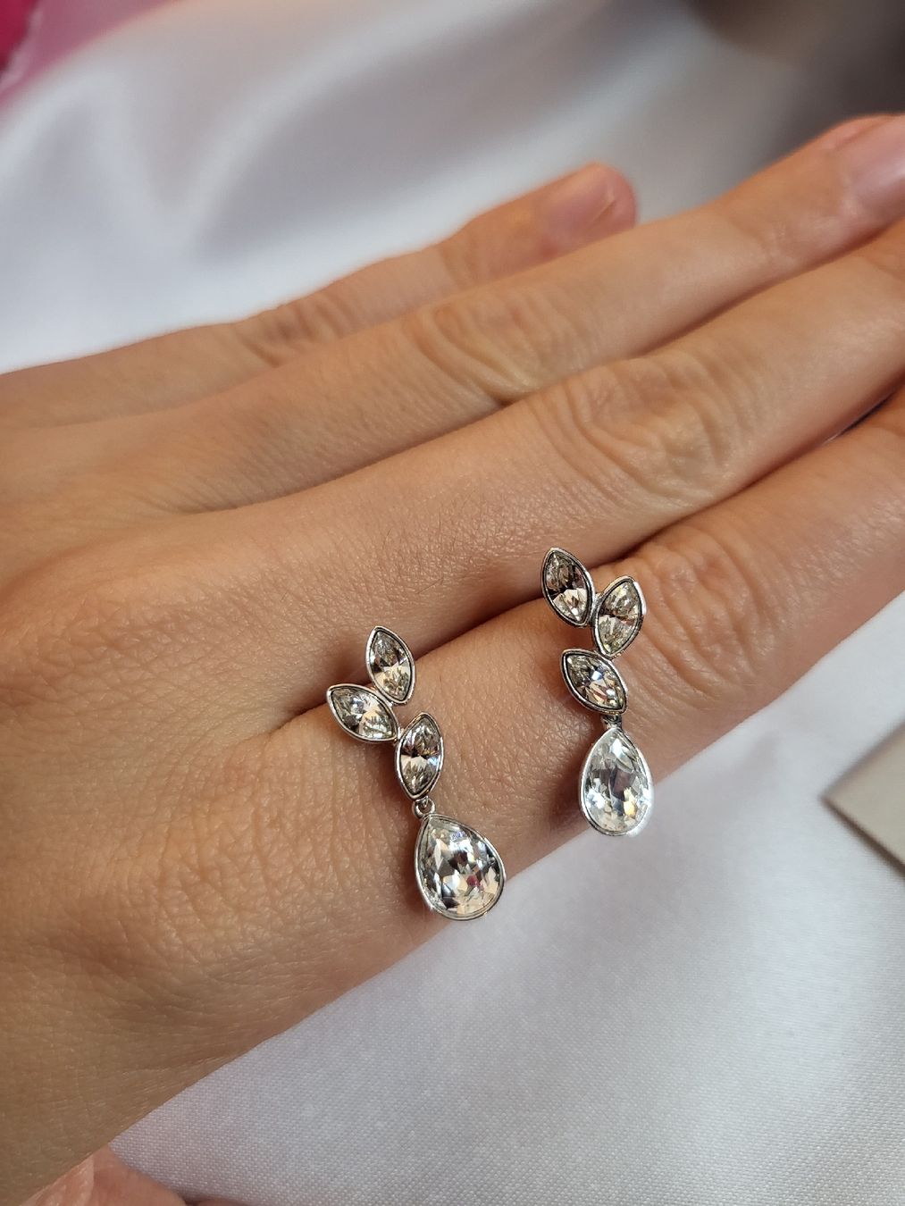 Swarovski Orecchini pendenti & Orecchini a lobo: NEUE Swarovski Ohrringen  – Nuovo e nell'imballaggio originale da Hellbühl venduto da d.d.d.125 3