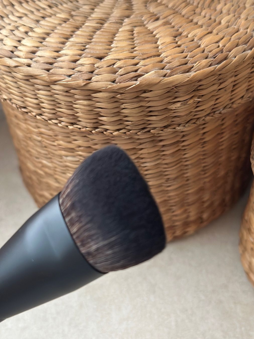 Make-up: MORPHE V102 - DENSE EDGED FOUNDATION BRUSH Pinsel, NEU – Nuovo e nell'imballaggio originale da Zürich venduto da methee1107 4