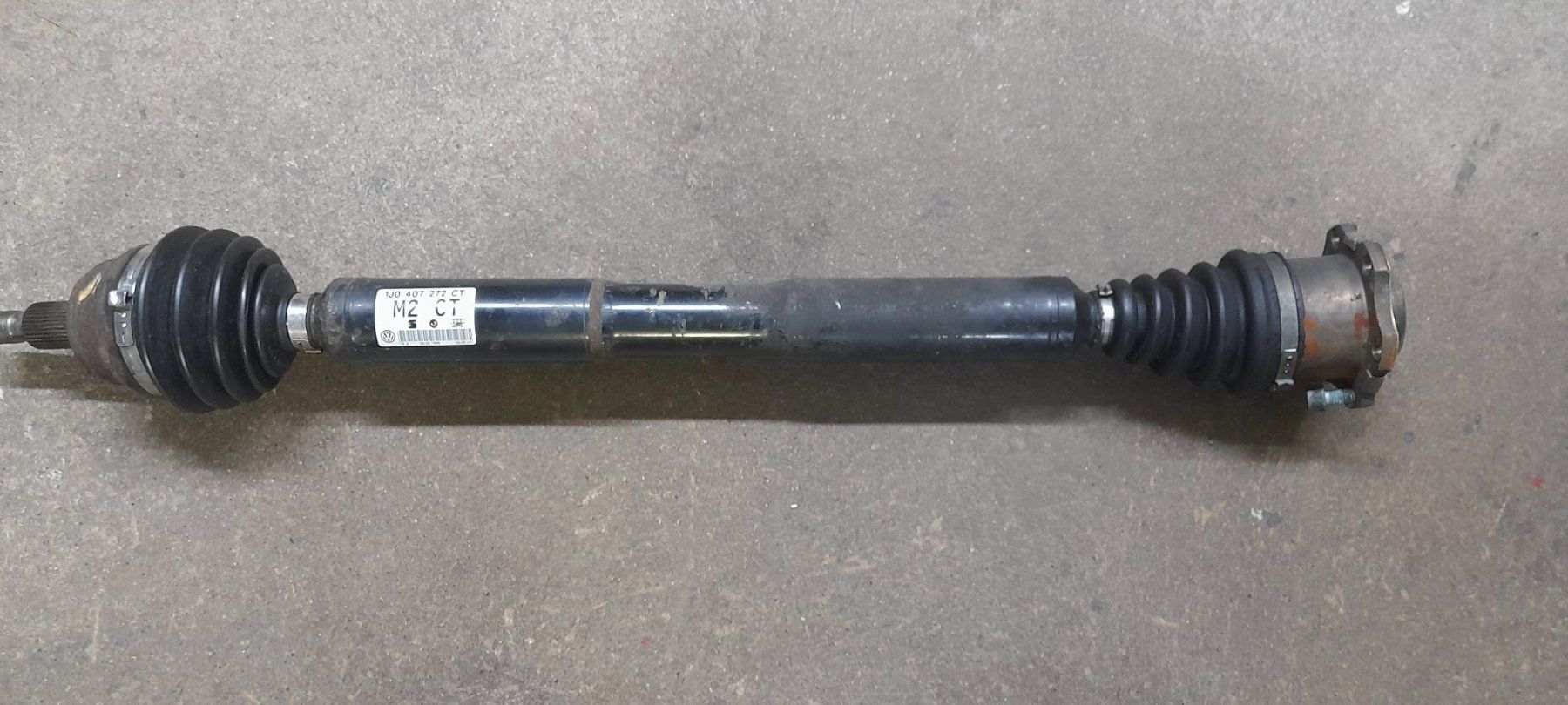 Tutti pezzi di ricambio auto: Antriebswellen Golf4 1.8T – Usato da Cham venduto da vento9 7
