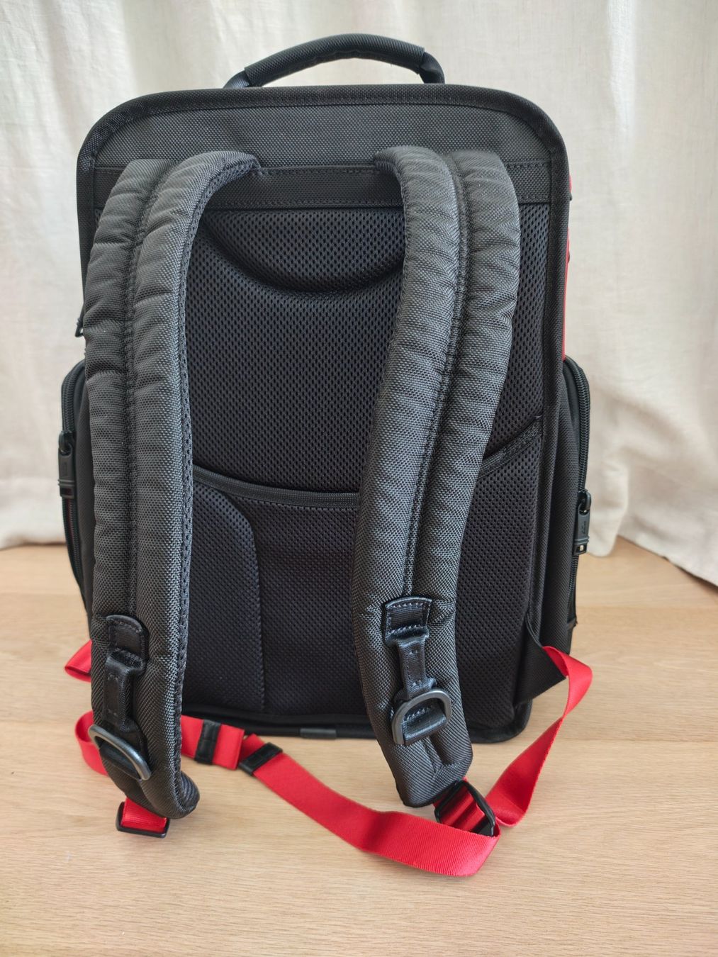 Tumi Zaini: TUMI Alpha Brief Pack, Black/Red Special, neu, CH-Quittung – Nuovo e nell'imballaggio originale da Immensee venduto da Pelab 4