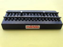 Märklin Aufstellsockel mit Märklin Schild, socle bois, 13,8