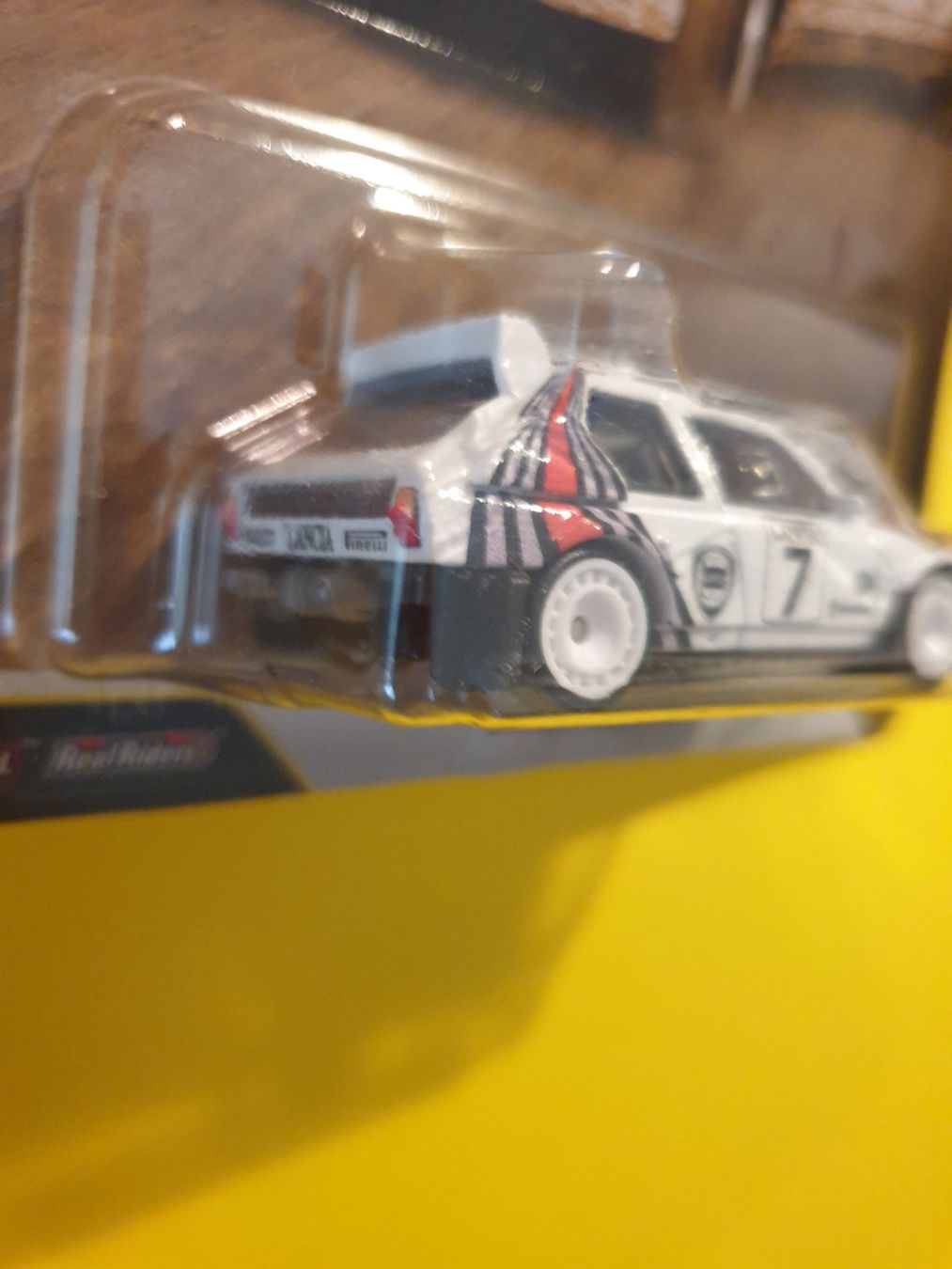 Hot Wheels Modellini d'auto: Hot Wheels LANCIA DELTA S4 – Nuovo e nell'imballaggio originale da Oftringen venduto da Rotor 2