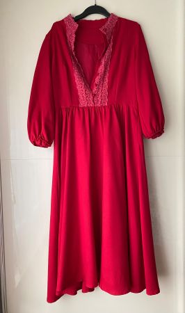 Rotes Damenkleid, Grösse 40