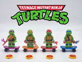 TMNT Teenage Mutant Ninja Turtles Minifigure - Skateboard!