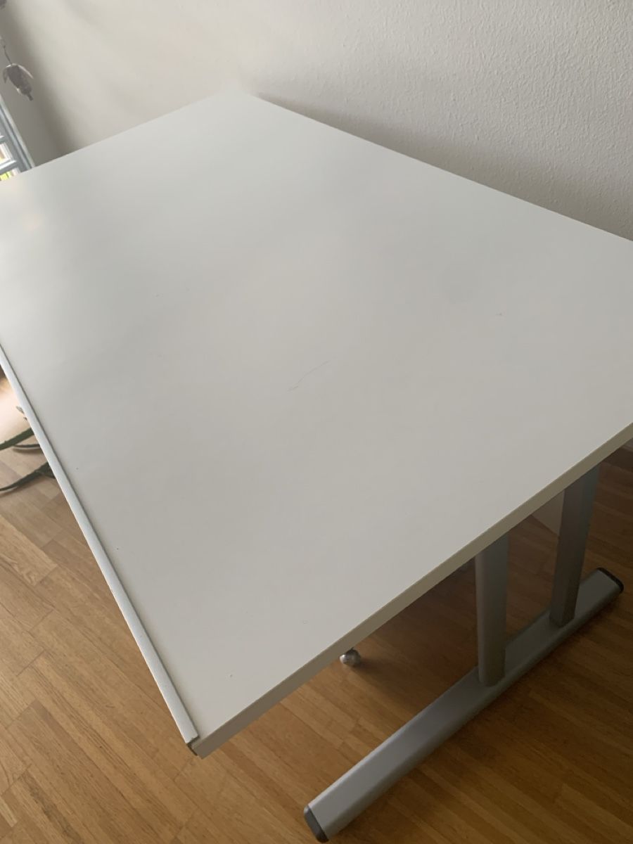 Schreibtische: Pult Schreibtisch  – Gebraucht aus Luzern von CB.Lu