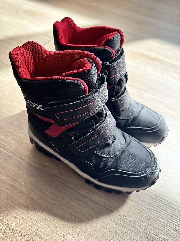 Chaussures garçon: Winterstiefel Gr. 32 / Gr. 34 – D'occasion à Buchs SG par mic_h7dl