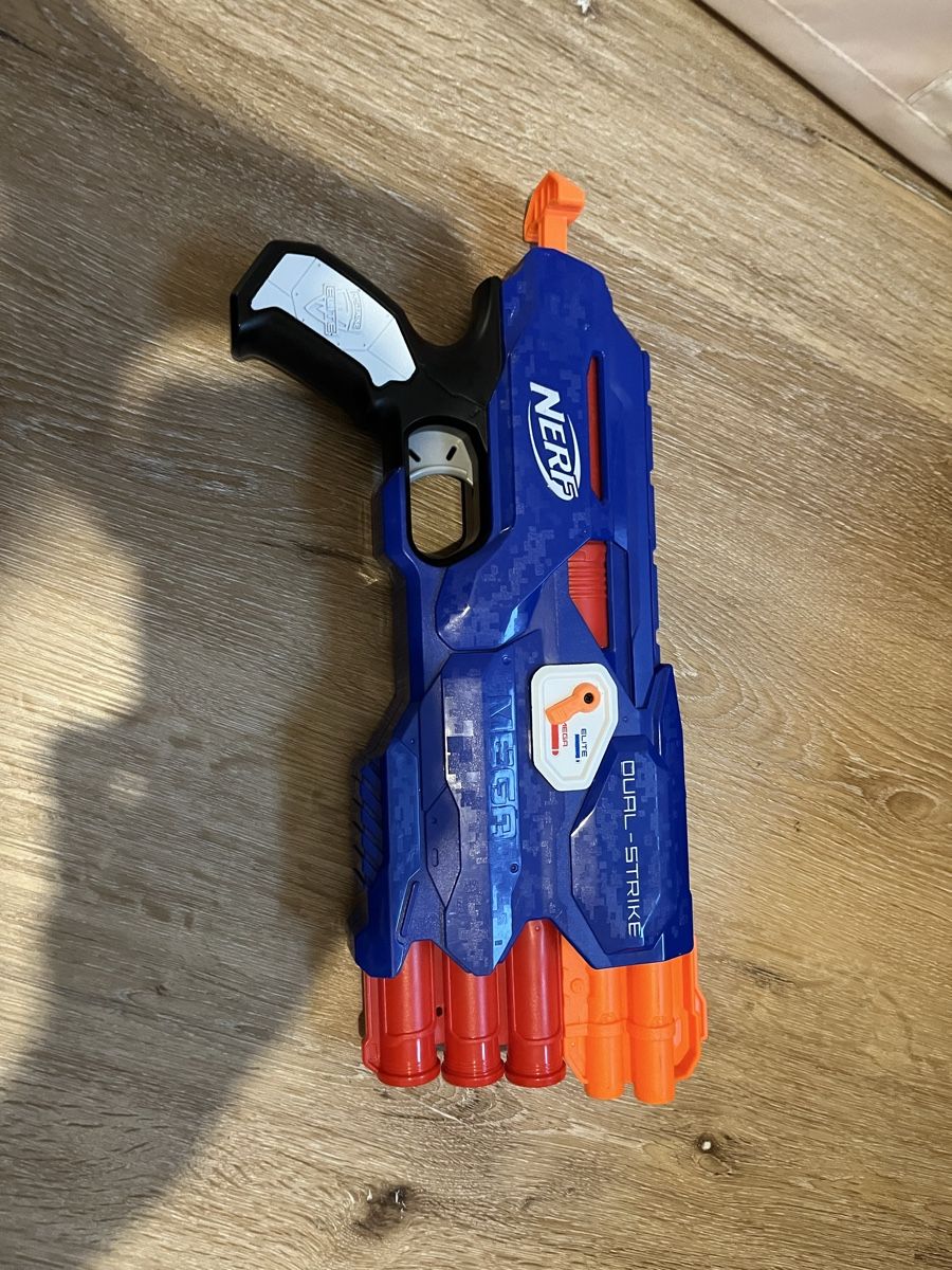 Nerf Giocattoli: Nerf Dual Strike – Usato da St. Gallen venduto da Mau_Dew
