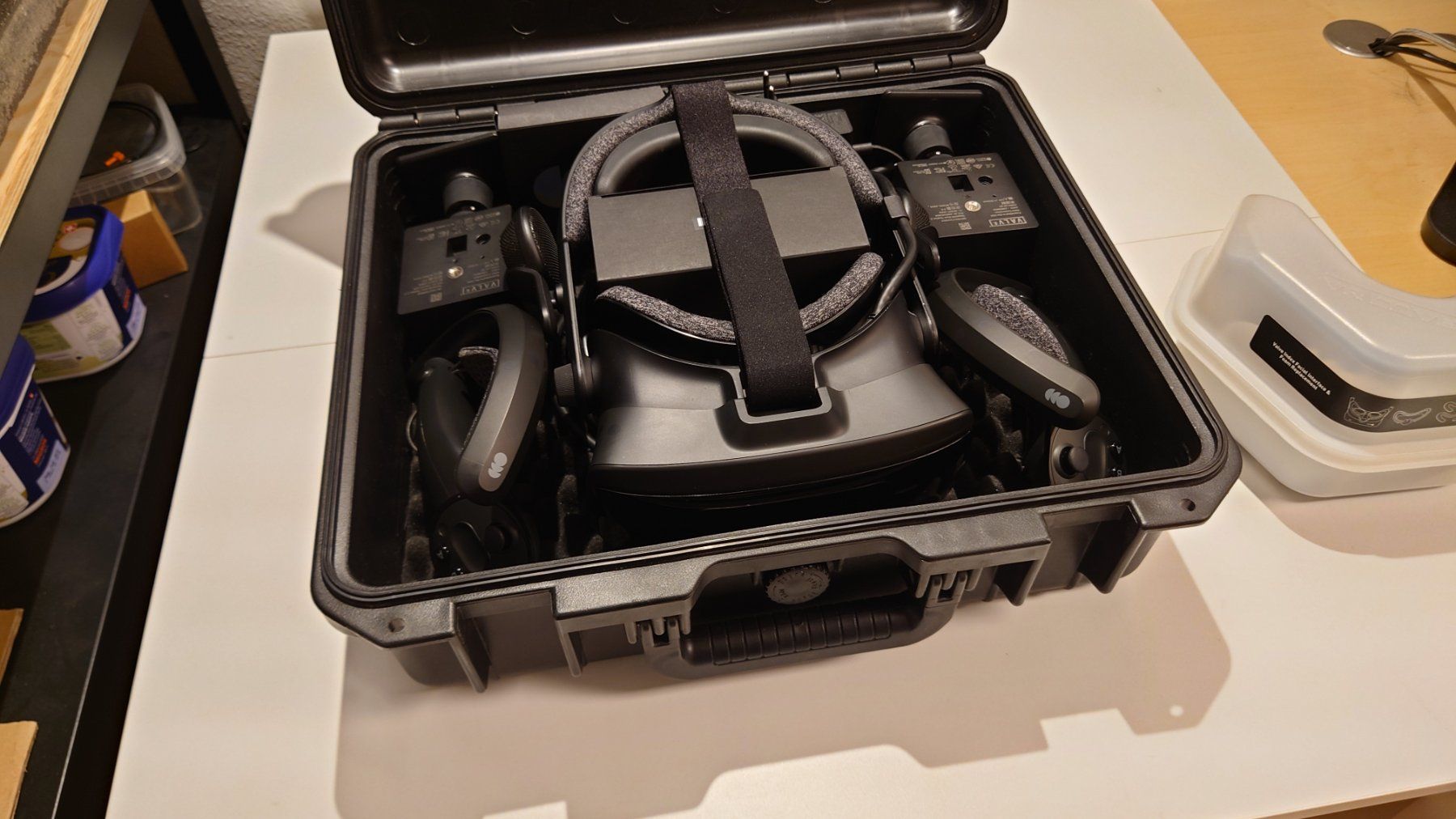 Valve Casco VR: Valve Index Steam VR Headset mit Controller & Basestations – Usato da Volketswil venduto da thedmo_seller