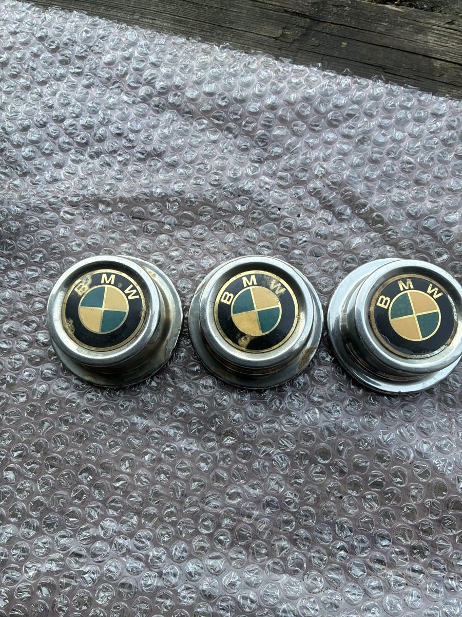 BMW Tutti pezzi di ricambio auto: Bmw Felgendeckel – Usato da Grenchen venduto da Netii10