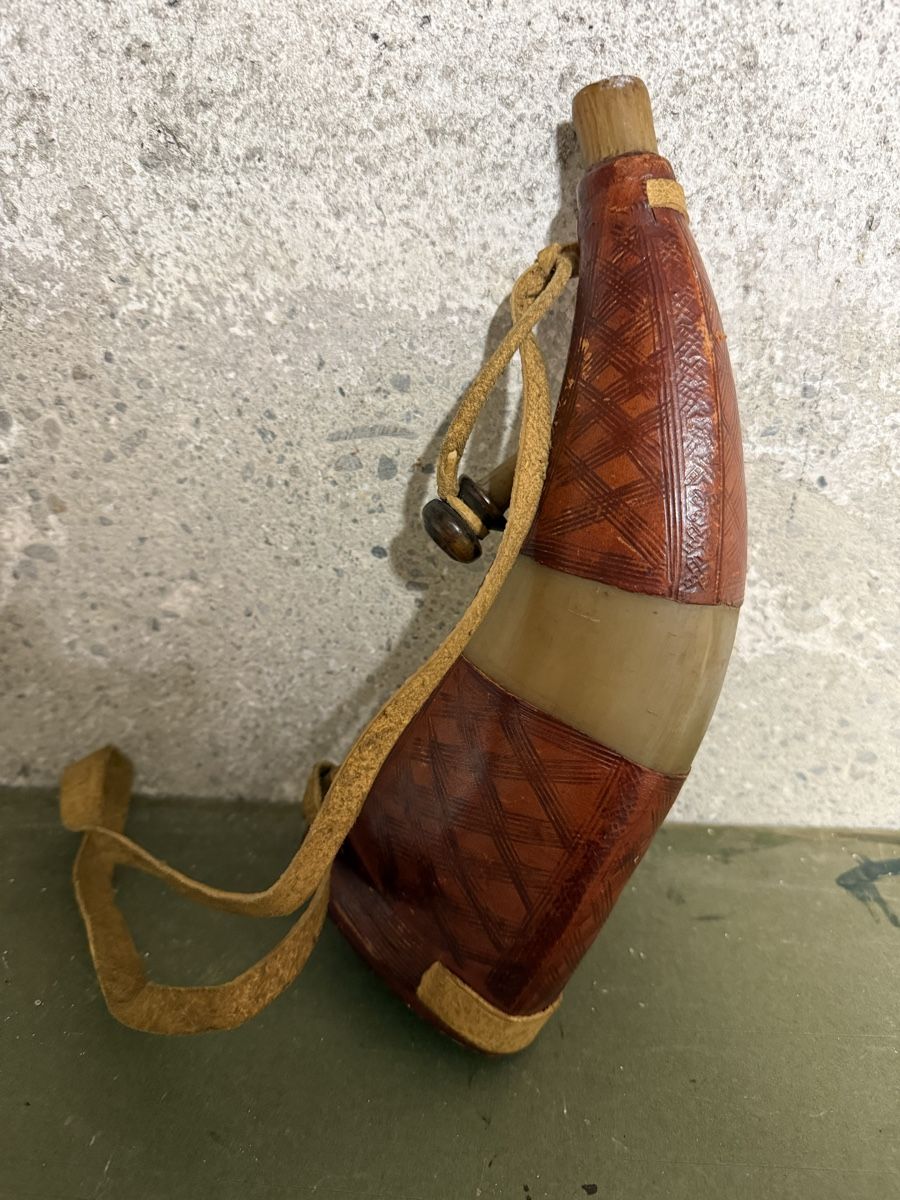 Bottiglie: Pulverhorn – Usato da Birmenstorf AG venduto da Pat_roll. 4