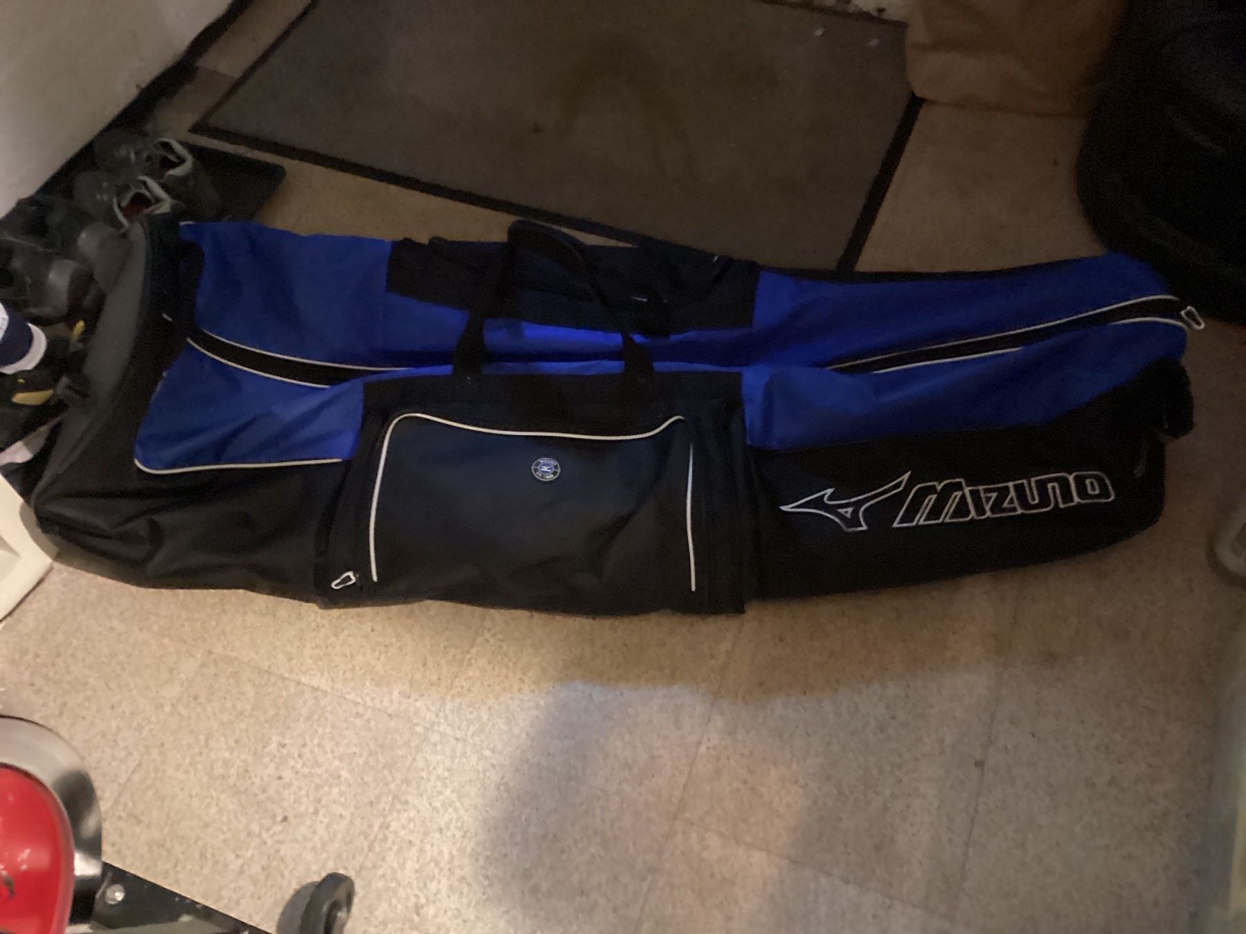 Mazze & Set: Mizuno Golf flug Tasche – Usato da Zürich venduto da Tigerwatson