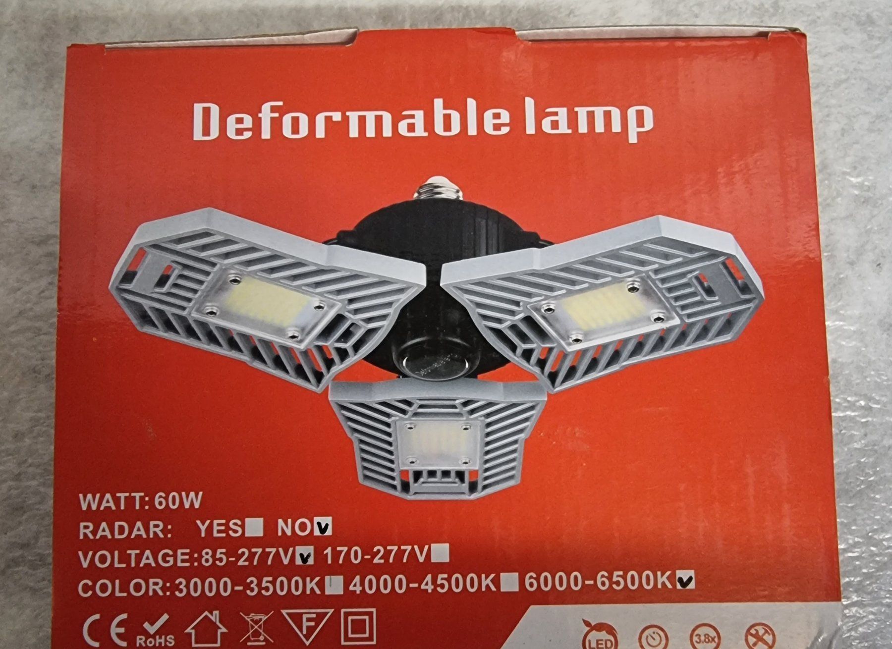 Lampes: Deformable Lamp LED – Neuf avec emballage d'origine à Ermenswil par Walkest