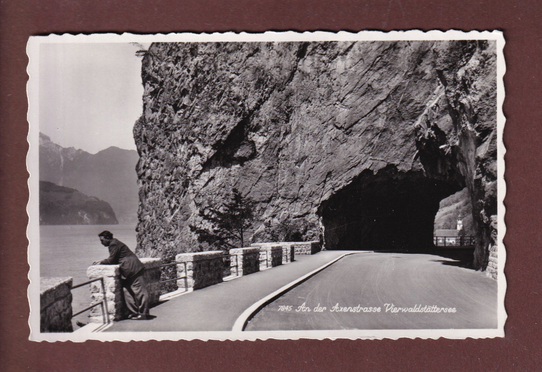 Ansichtskarten: An der AXENSTRASSE - 1965 – Gebraucht aus Pully von nicecards