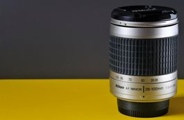 Nikon Nikkor 28-100