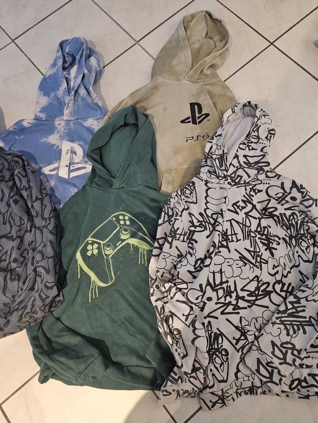 H&M Lotti & Set di vestiti: 5 Pullover als Set – Usato da Pfaffnau venduto da sim_6rqw 2