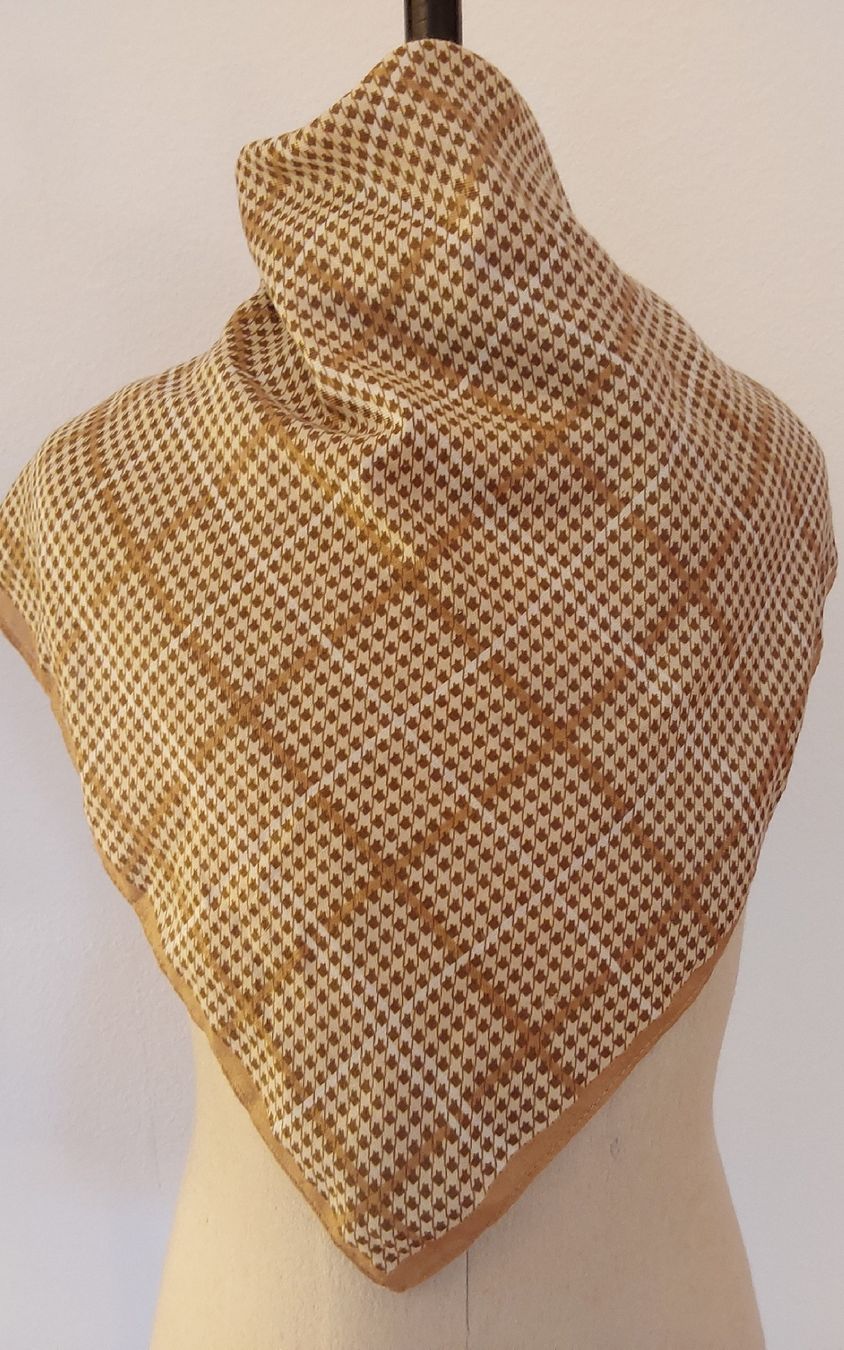 Foulards, Tücher & Schals: Schal Foulard quadratisch Polyester – Gebraucht aus Köniz von scopello12