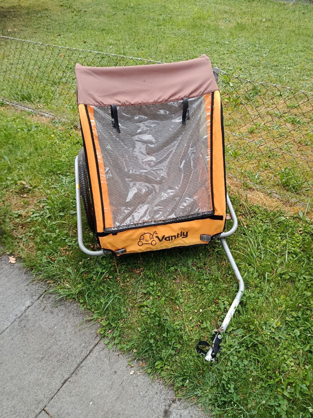 Remorques: Kinderfahrrad Anhänger  – D'occasion à Kriens par anj_h59f