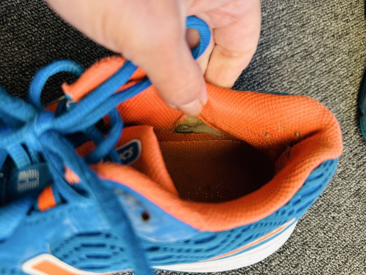 Asics Damenschuhe: asics femme taille 38 bleu – Gebraucht aus Bulle von LeMoleson 5