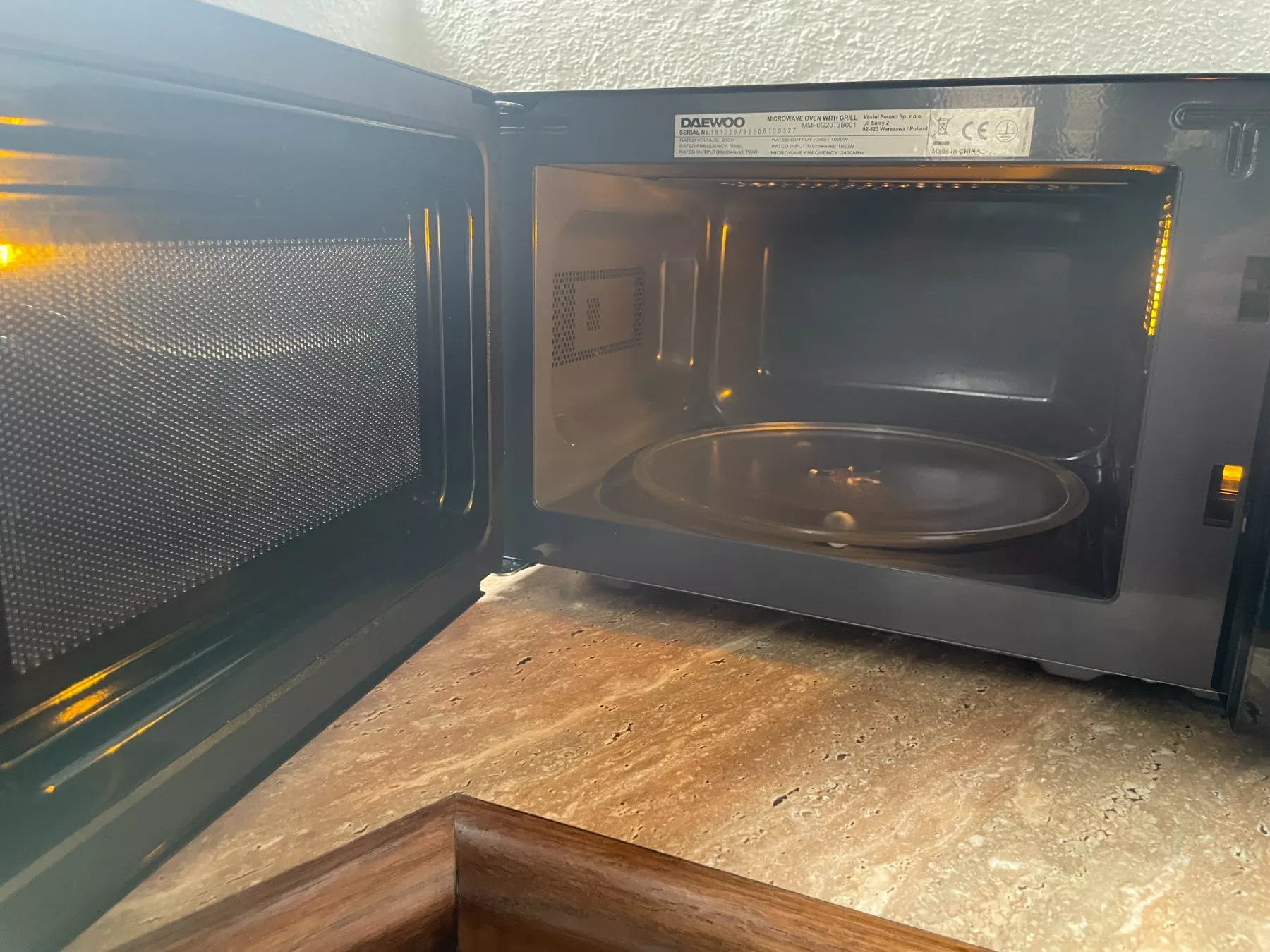 Küchengeräte: Mikrowelle mit Grillfunktion – Gebraucht aus Schmerikon von die_8b8m 1