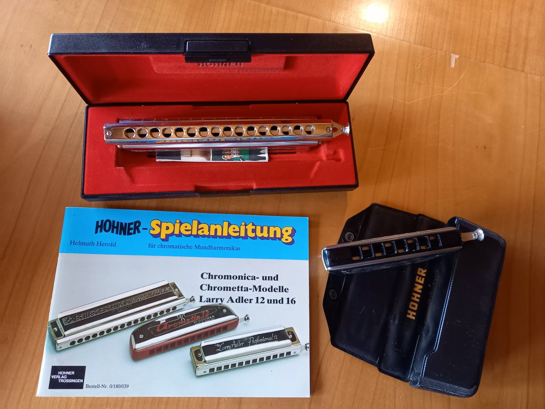 Hohner Strumenti musicali: 2 Mundharmonikas Hohner Chromatica klein und gross – Usato da Oberembrach venduto da peeeg 1