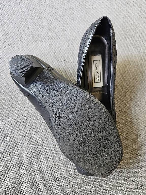 Damenschuhe: Damenschuhe Leder Grösse 37 – Gebraucht aus Herrenschwanden von marcavi 2
