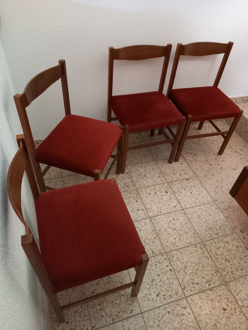 Stühle: 4 Stk. Vintage Stühle – Gebraucht aus Thierachern von Gari76