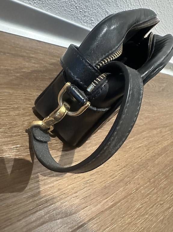 Taschen für Damen: Fendi camera bag – Gebraucht aus Winterthur von hed_c5y7 2